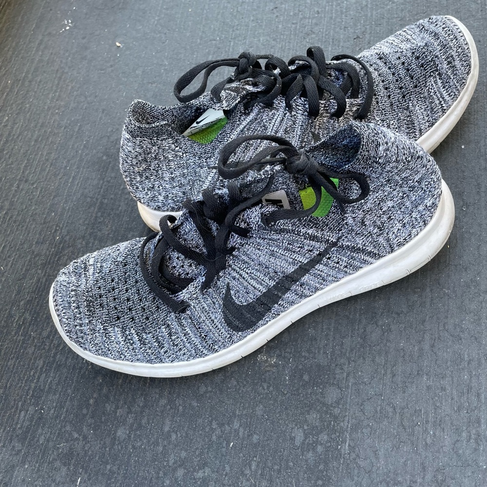 Nike Oreo Sneakers (Size 7)